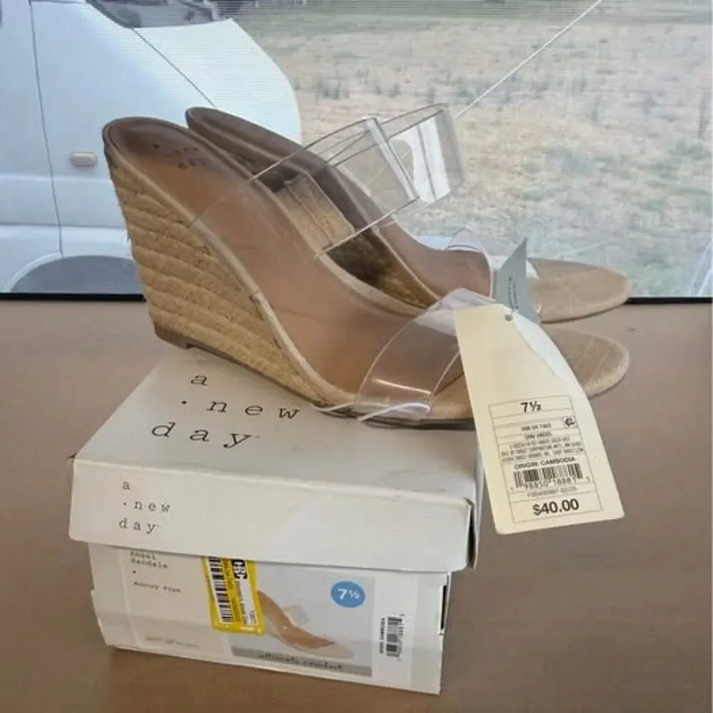 A New Day Ansel Sandals - Picture 4 of 5